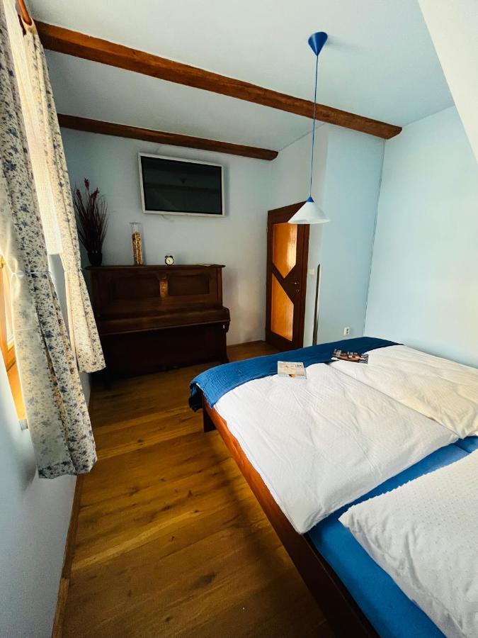 Apartman U Smrku Dvur Králové nad Labem Exterior foto